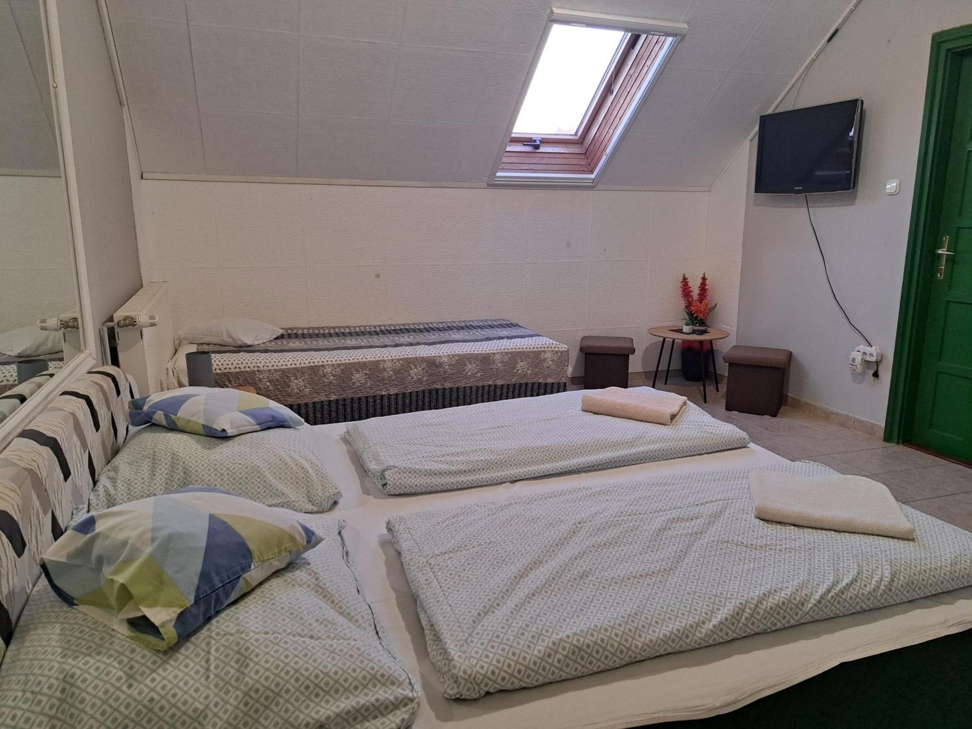 Bed and Breakfast Kisdiofa Panzio Es Vendeglo Vajdácska Zewnętrze zdjęcie