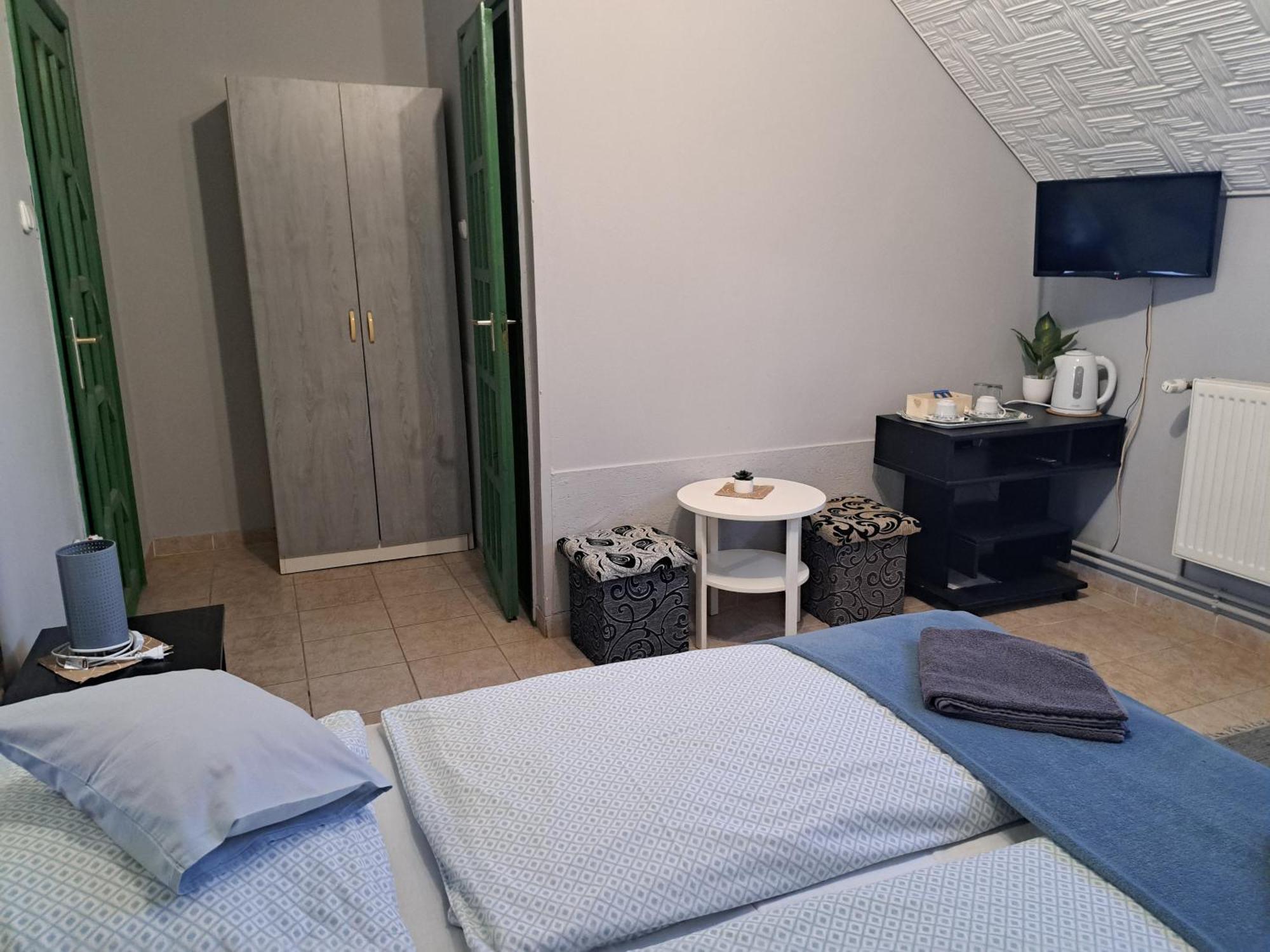 Bed and Breakfast Kisdiofa Panzio Es Vendeglo Vajdácska Zewnętrze zdjęcie