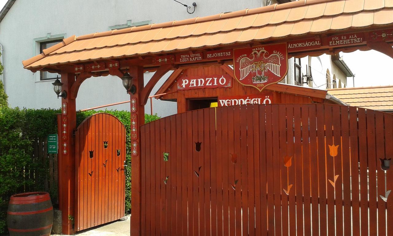 Bed and Breakfast Kisdiofa Panzio Es Vendeglo Vajdácska Zewnętrze zdjęcie