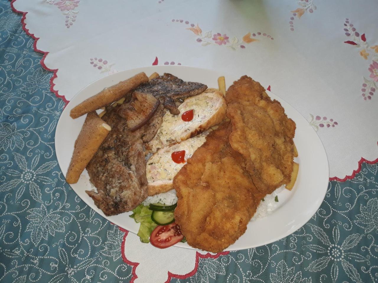 Bed and Breakfast Kisdiofa Panzio Es Vendeglo Vajdácska Zewnętrze zdjęcie